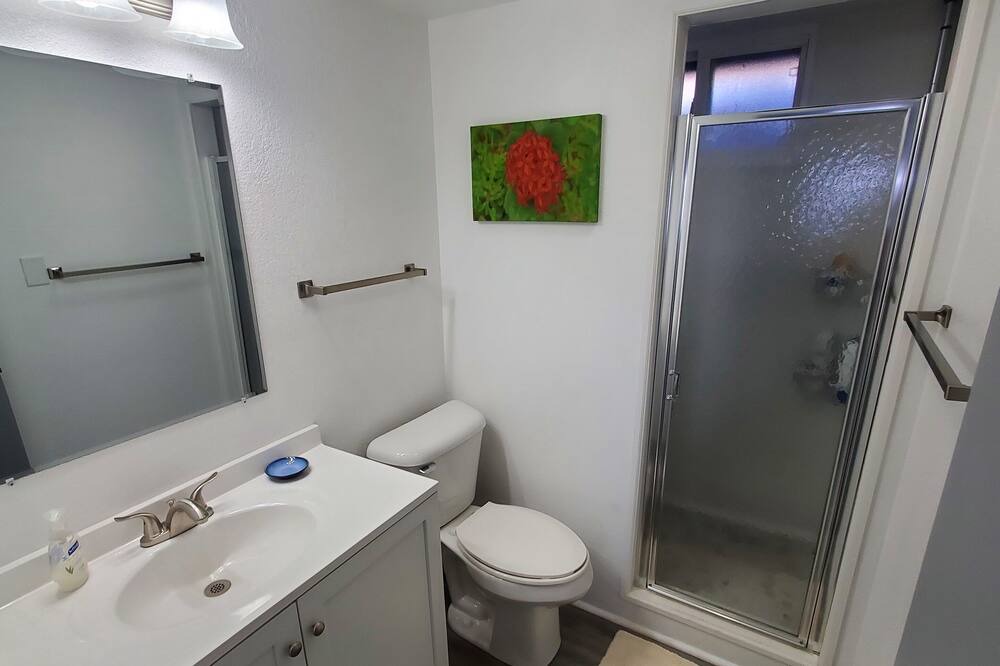 Photo of Bathroom in Glendo
