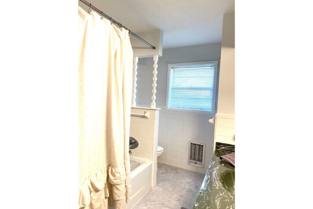 Photo of Bathroom in Chalk
