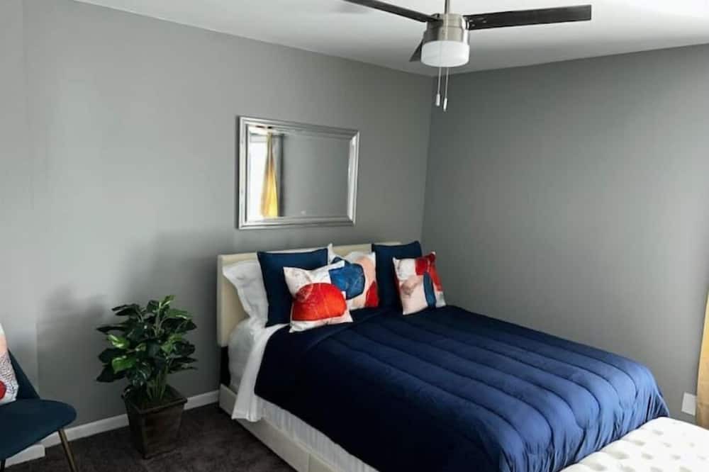 Photo of Bedroom in Northeast Kansas City