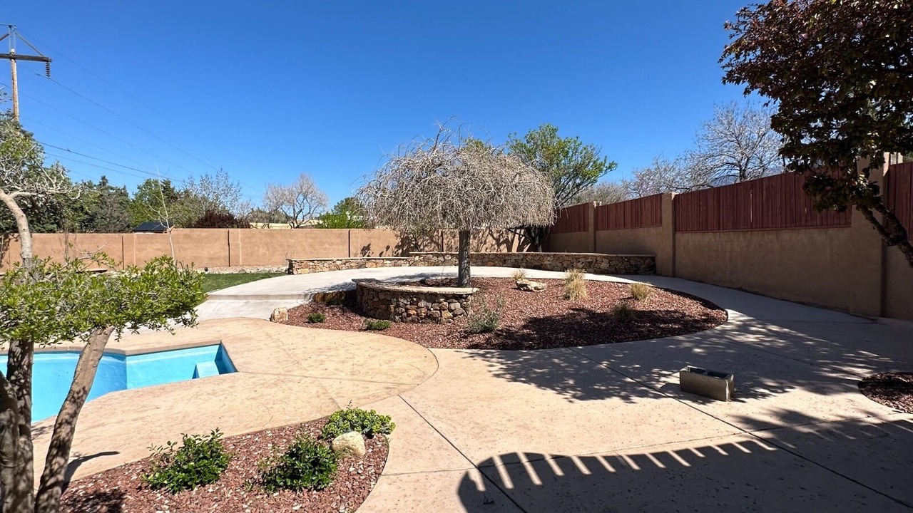 Photo of Outdoor in Glenwood Hills