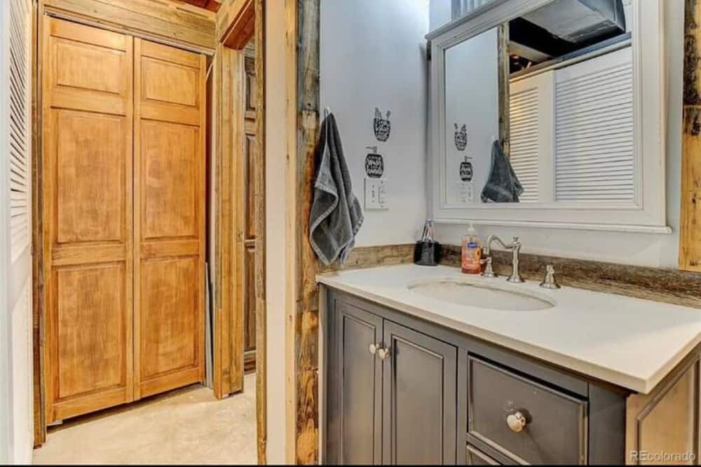 Photo of Bathroom in Security-Widefield