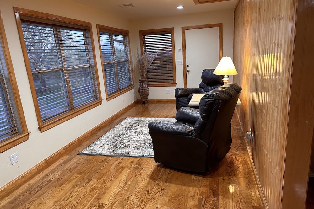 Photo of Livingroom in Oklahoma County