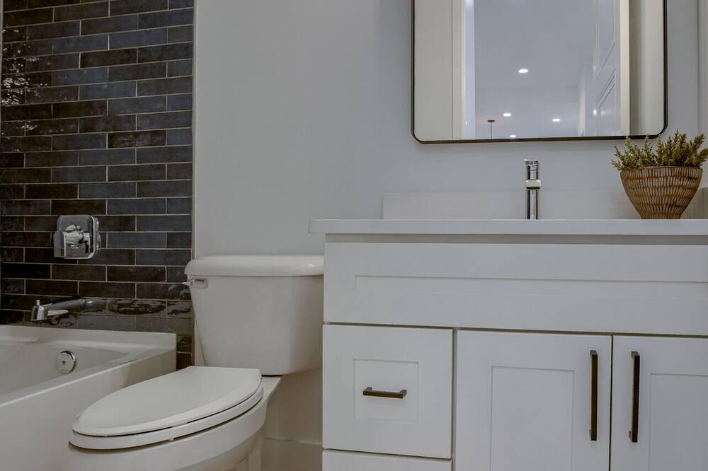 Photo of Bathroom in Elkhorn