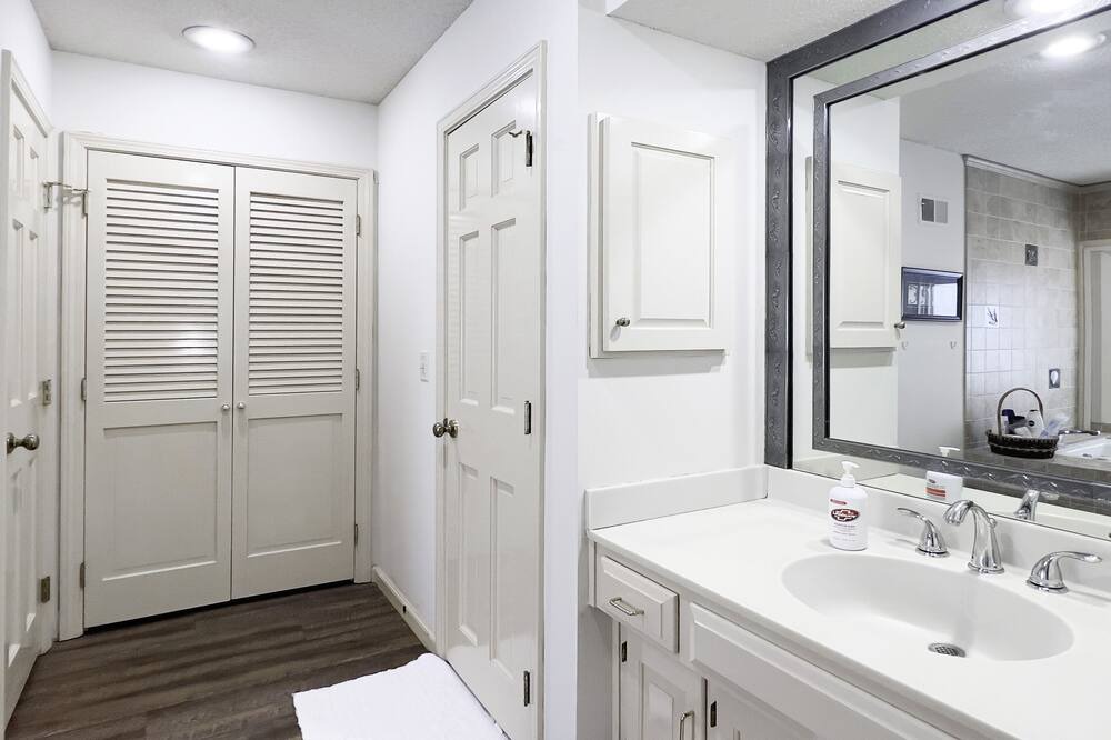 Photo of Bathroom in Overland Park