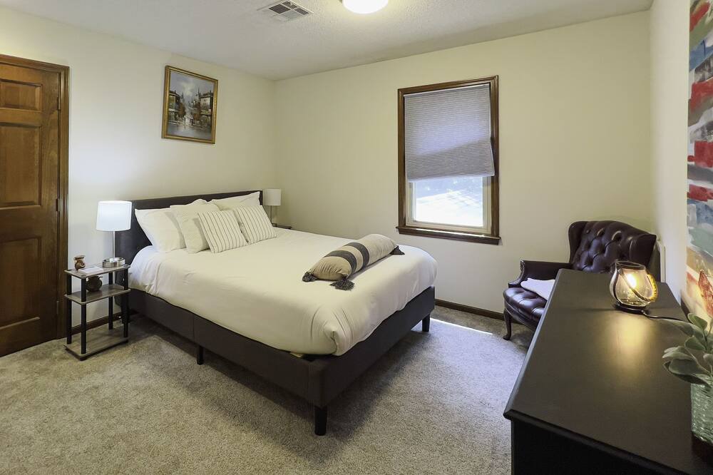 Photo of Bedroom in Overland Park