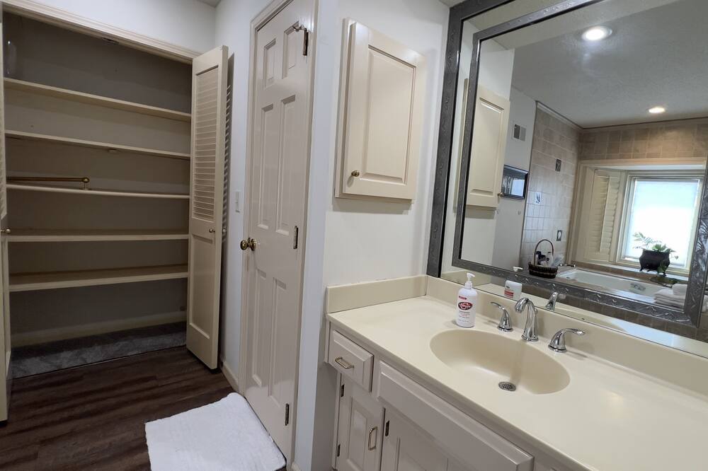 Photo of Bathroom in Overland Park