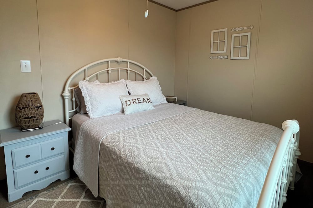 Photo of Bedroom in Yancey