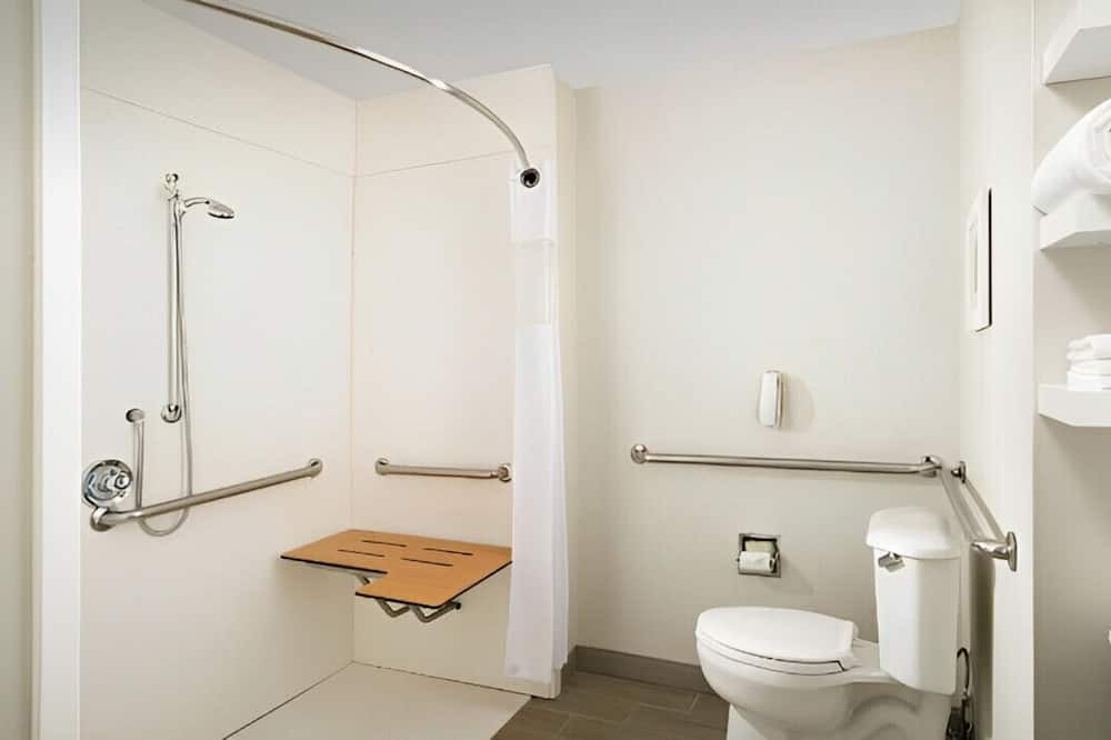 Photo of Bathroom in I-435 West KC-KS