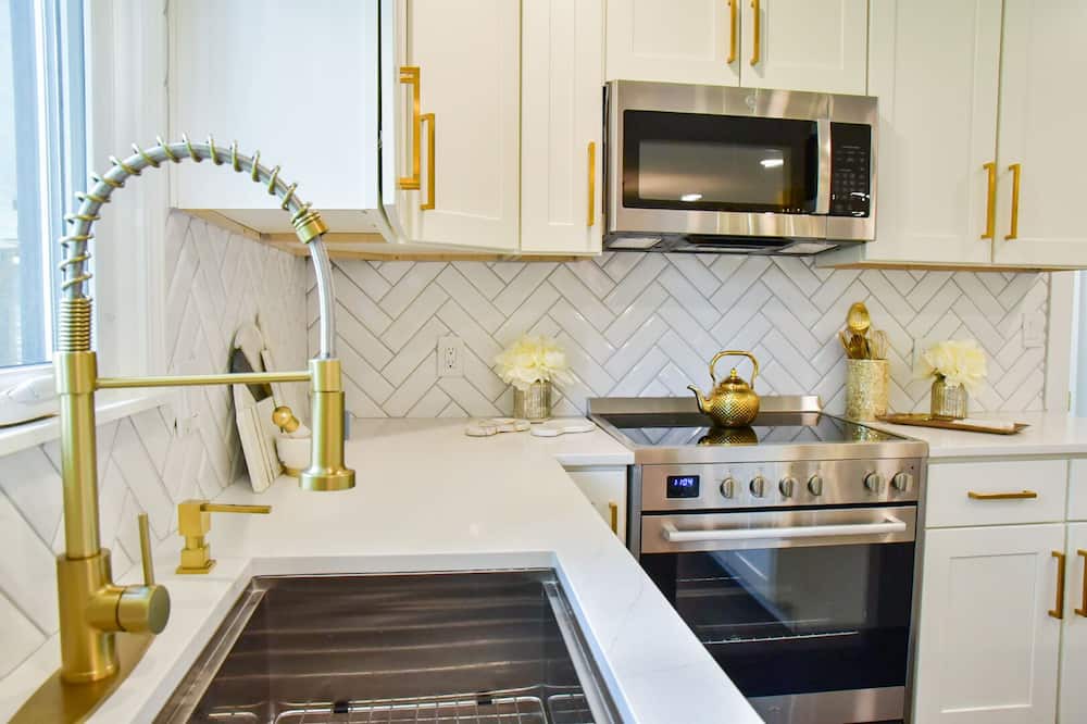 Photo of Kitchen in I-435 West KC-KS