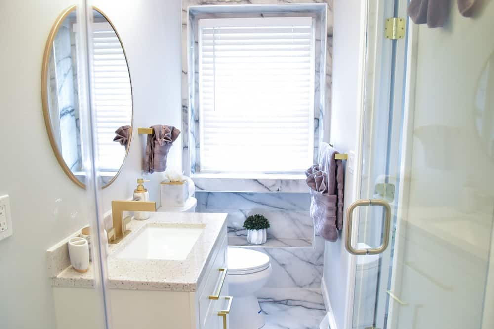 Photo of Bathroom in I-435 West KC-KS