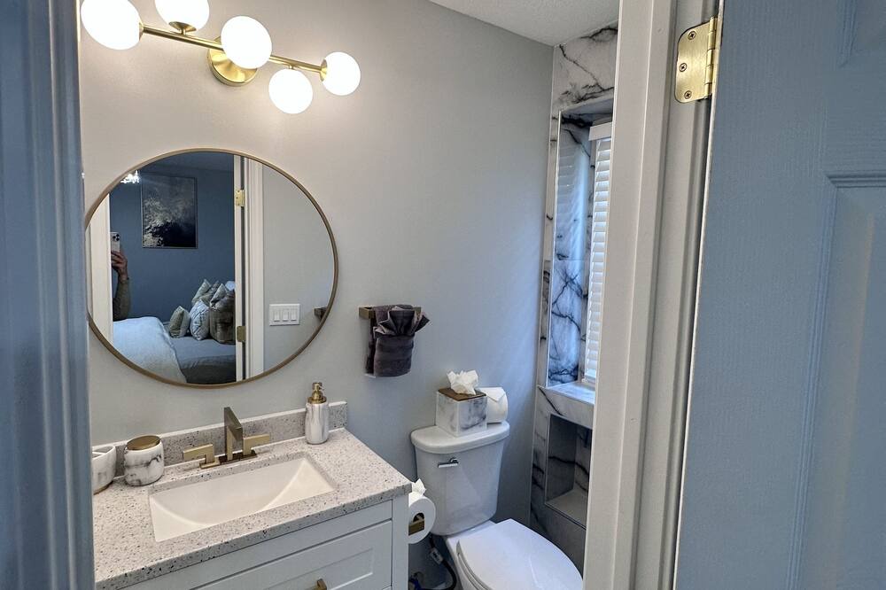 Photo of Bathroom in I-435 West KC-KS