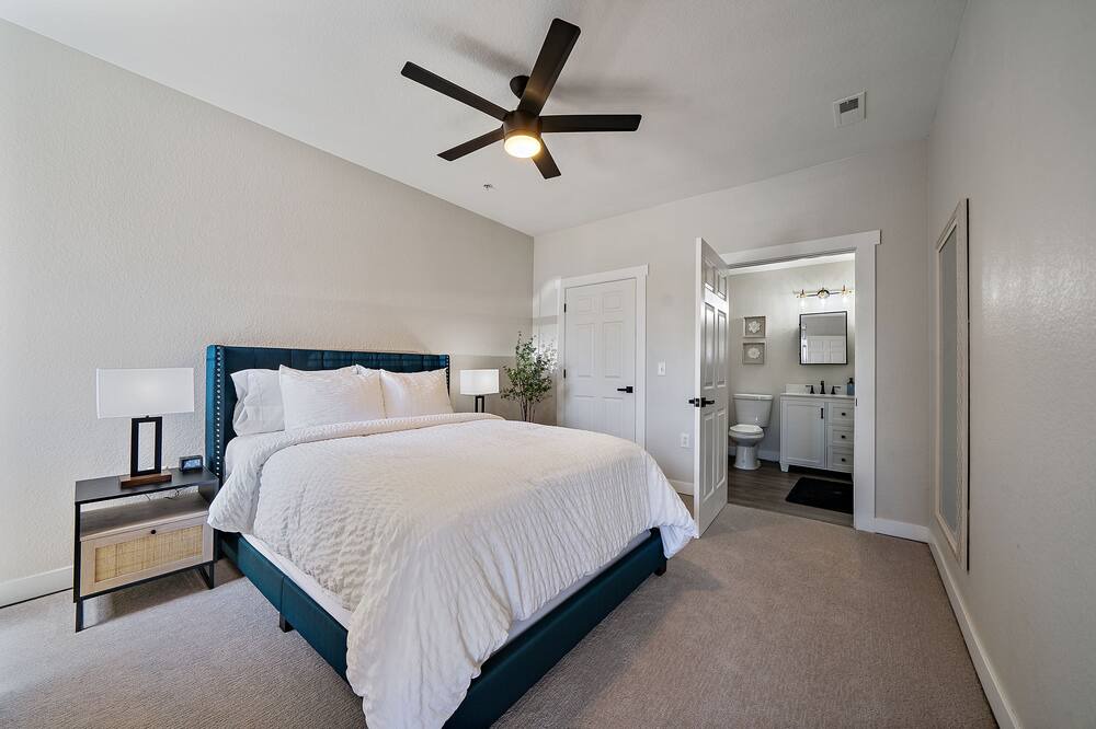 Photo of Bedroom in Aurora