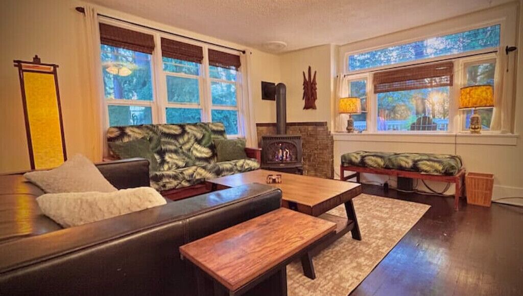 Photo of Livingroom in Keyport