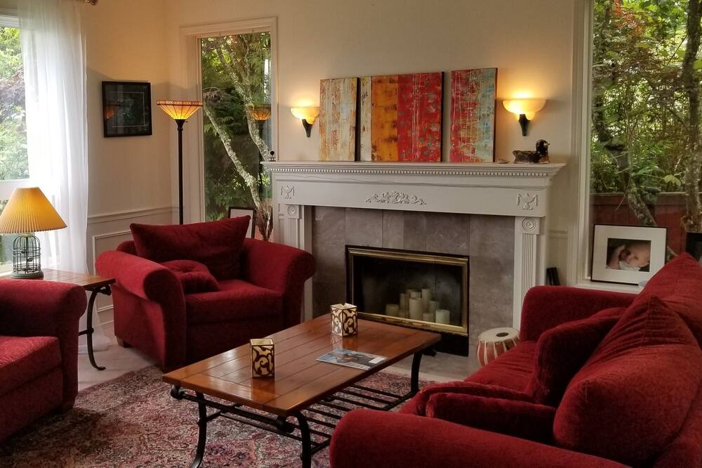 Photo of Livingroom in Vashon Island