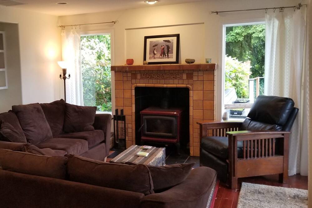 Photo of Livingroom in Vashon Island