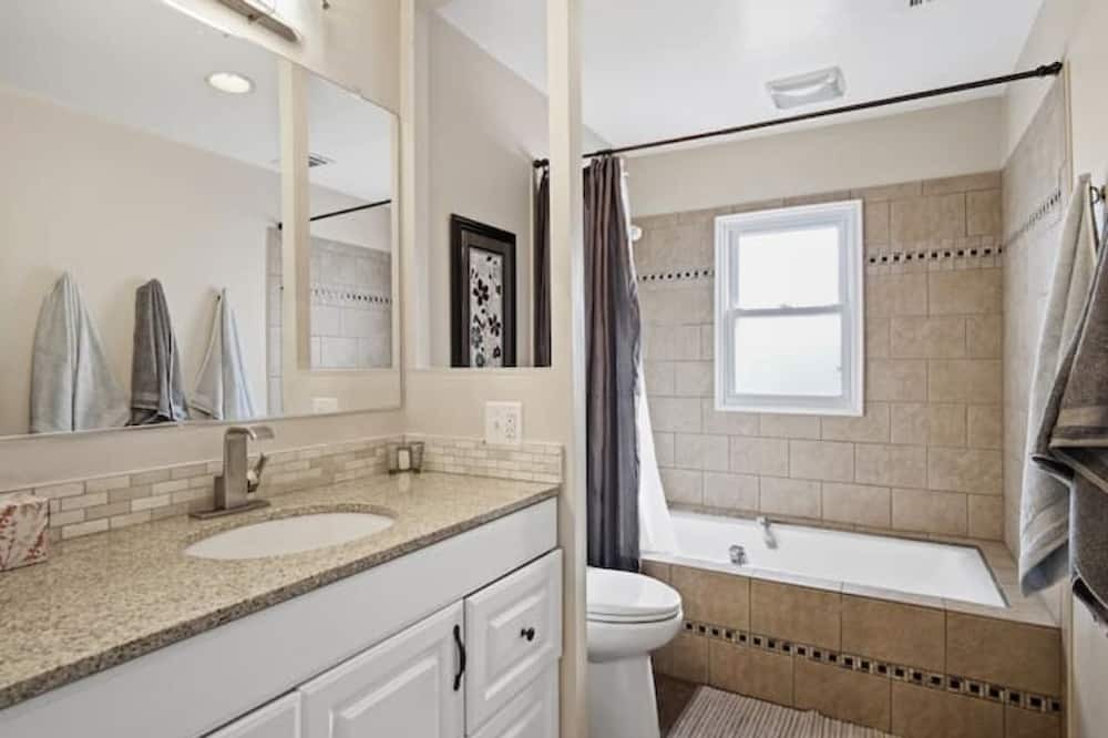 Photo of Bathroom in Wheat Ridge