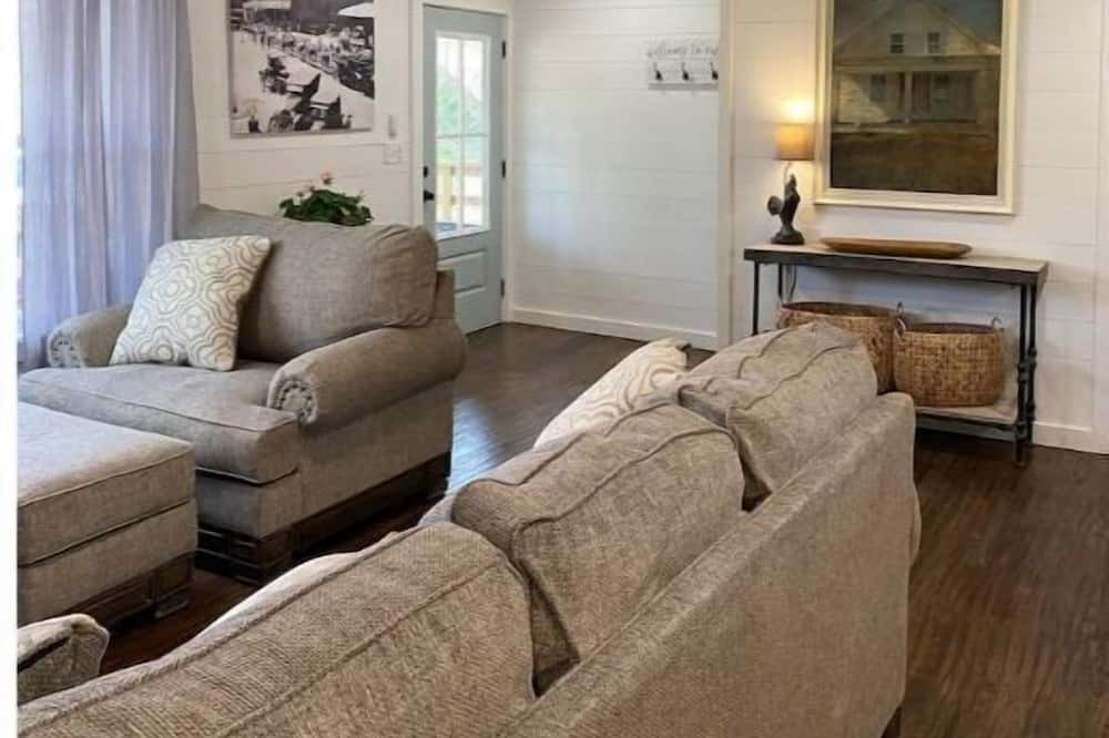 Photo of Livingroom in Okemah