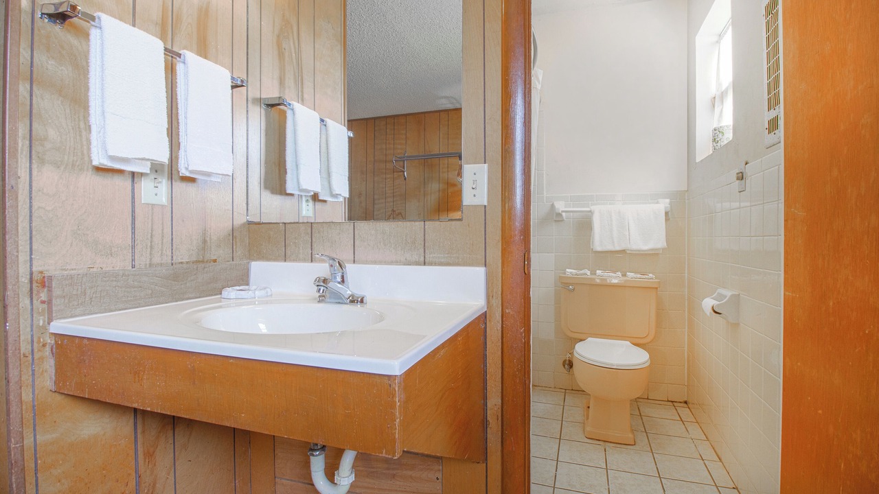 Photo of Bathroom in Oscar