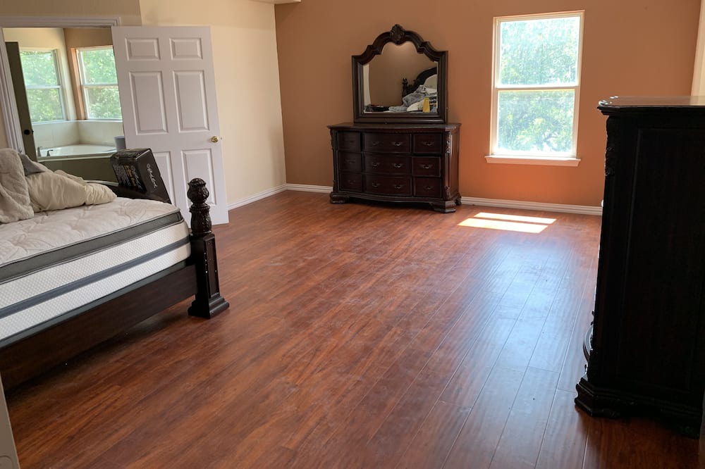 Photo of Bedroom in Lake Bridgeport