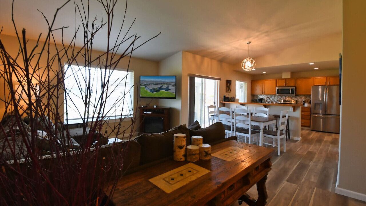 Photo of Livingroom in Desert Aire