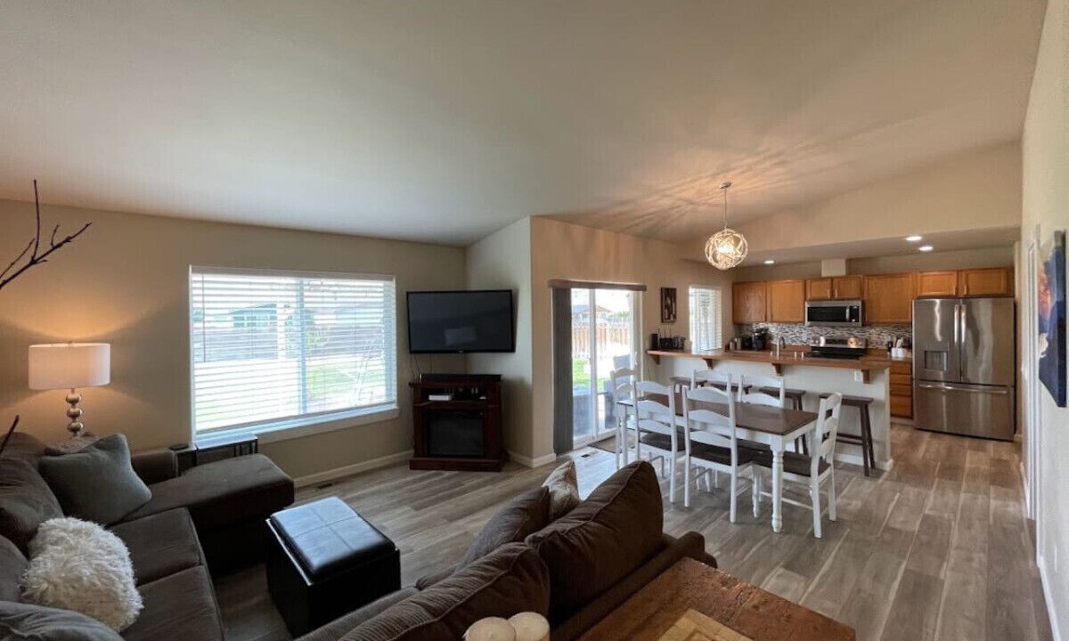 Photo of Livingroom in Desert Aire