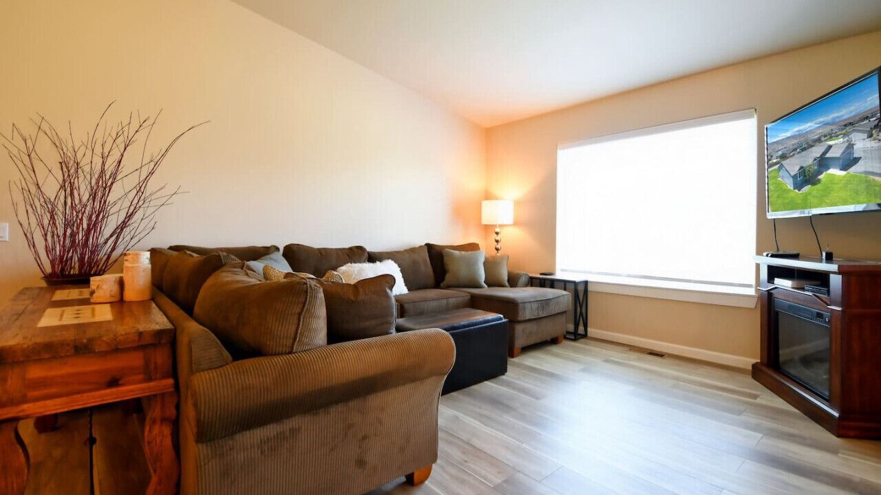 Photo of Livingroom in Desert Aire