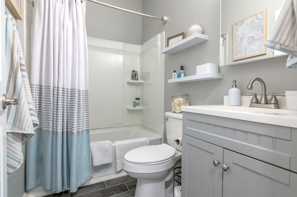 Photo of Bathroom in I-435 West KC-KS