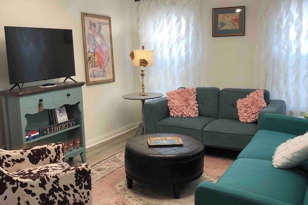 Photo of Livingroom in Atchison
