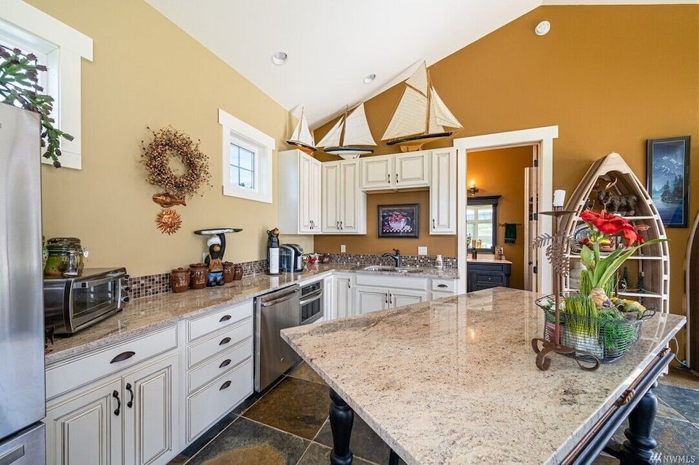Photo of Kitchen in Manson