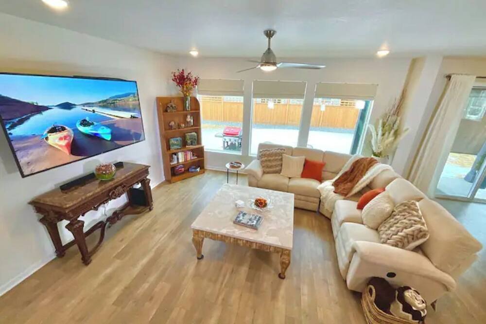 Photo of Livingroom in Timnath