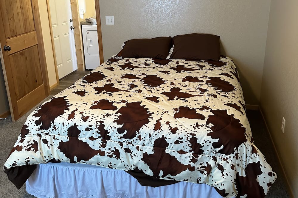 Photo of Bedroom in Gove County