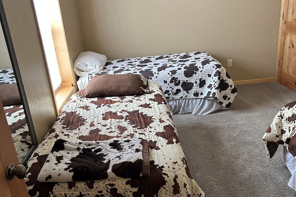 Photo of Bedroom in Gove County