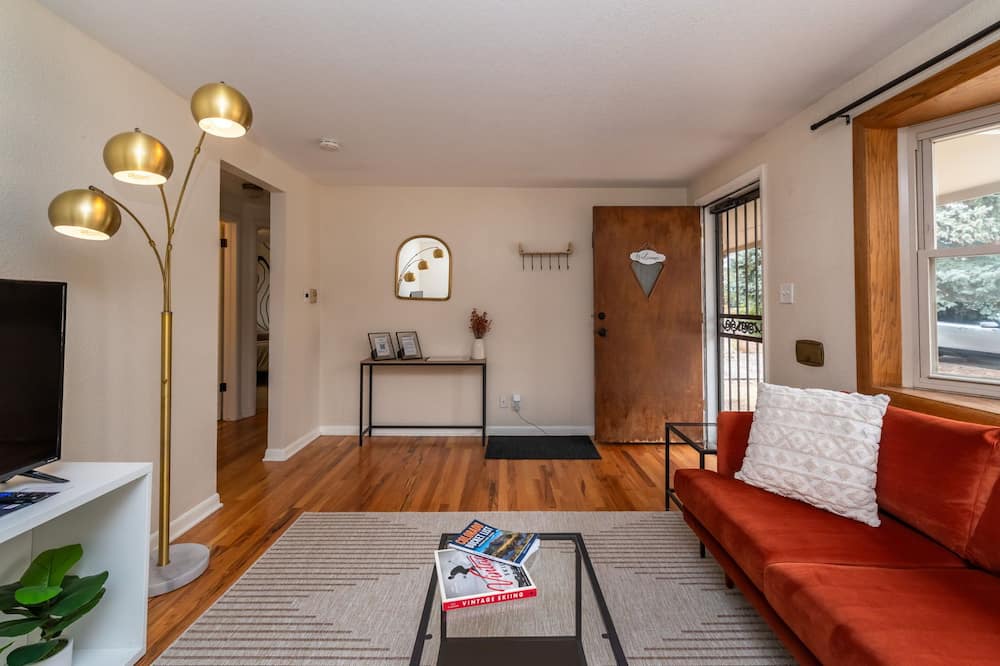 Photo of Livingroom in Arvada Plaza Area