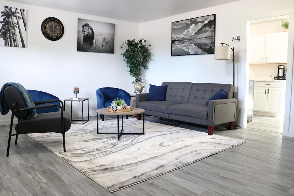 Photo of Livingroom in University Place