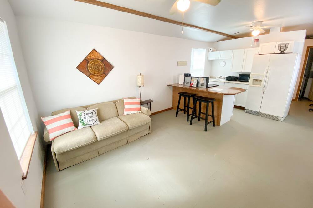 Photo of Livingroom in Throckmorton