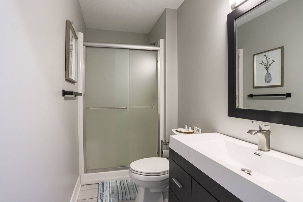 Photo of Bathroom in Council Bluffs