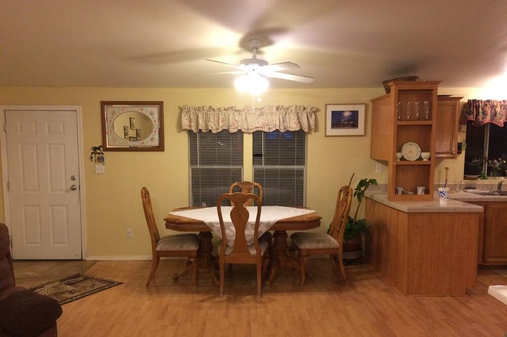 Photo of Livingroom in Ruidoso Downs