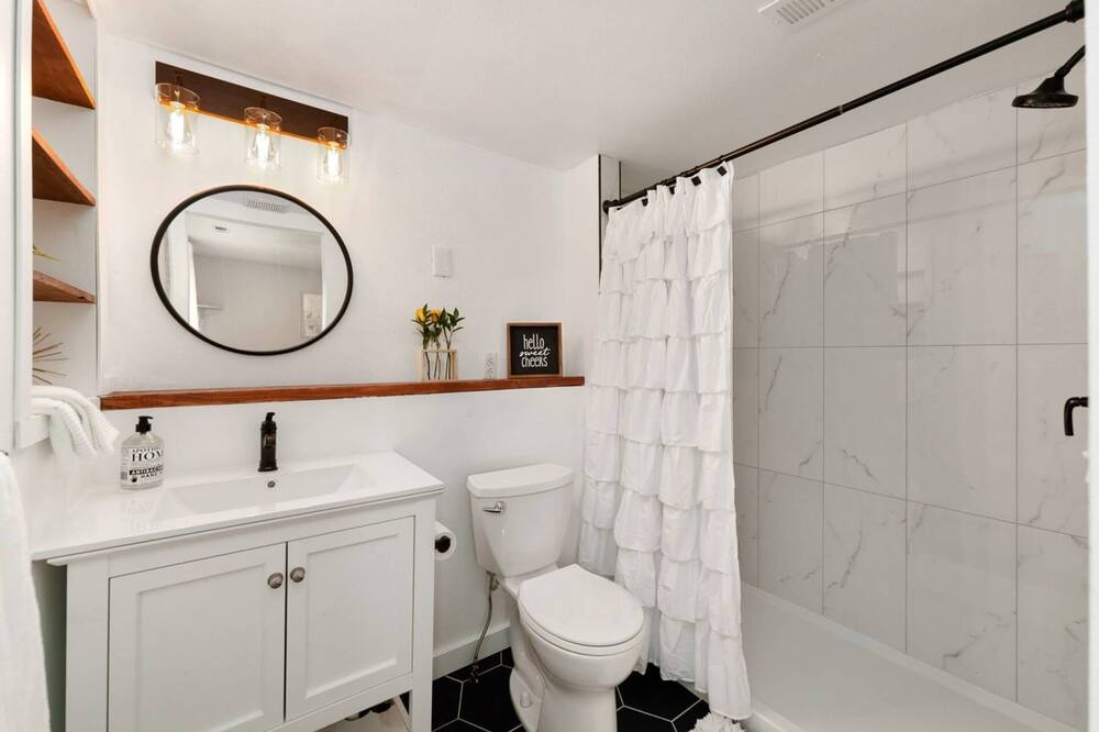 Photo of Bathroom in Dakota Station