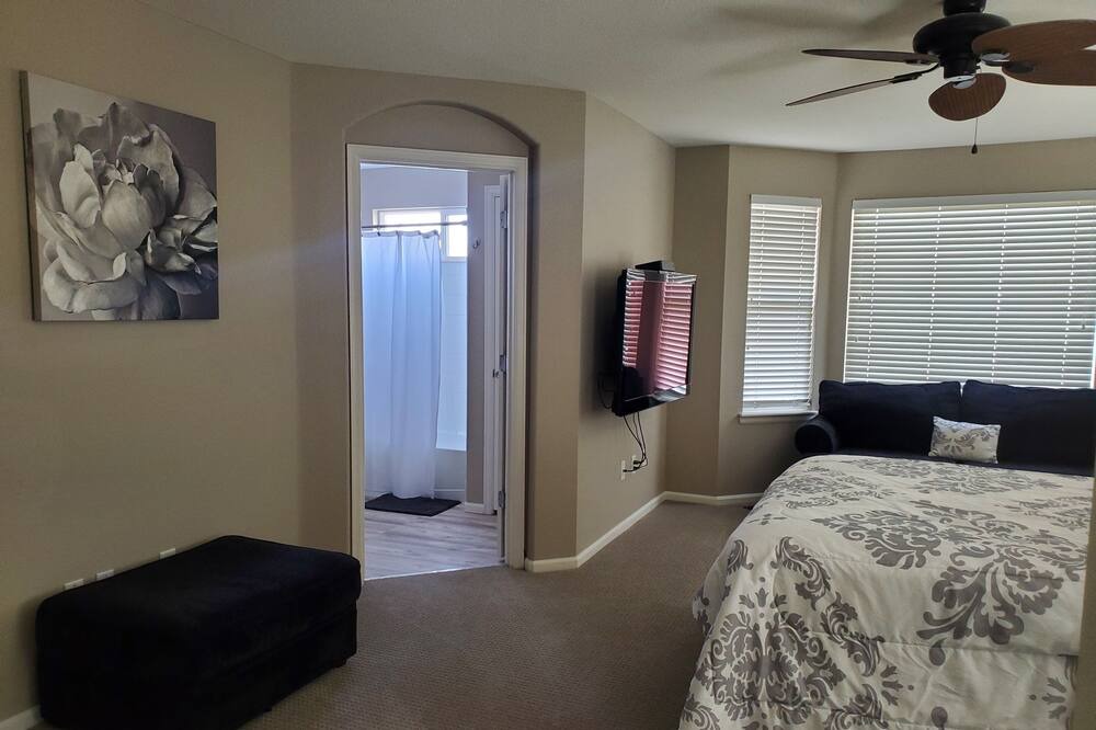 Photo of Bedroom in The Pinery
