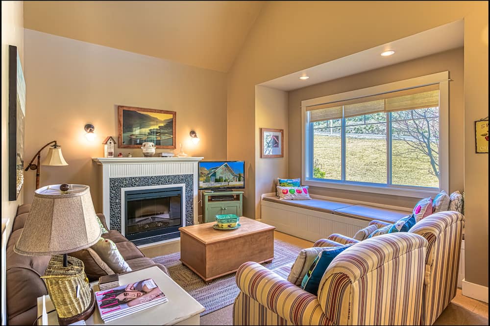 Photo of Livingroom in Oroville
