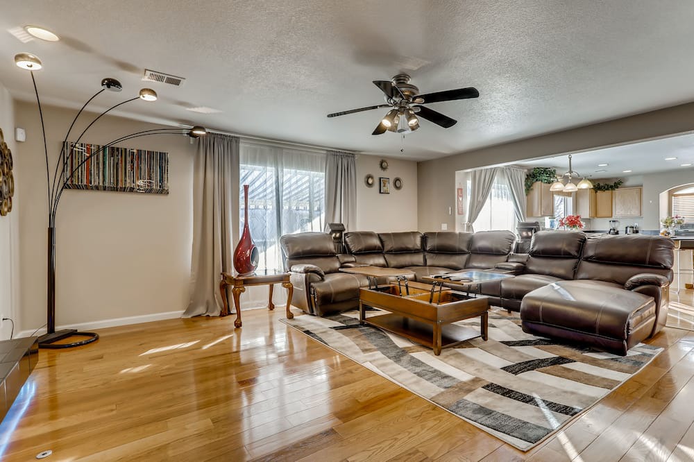 Photo of Livingroom in Green Valley Ranch