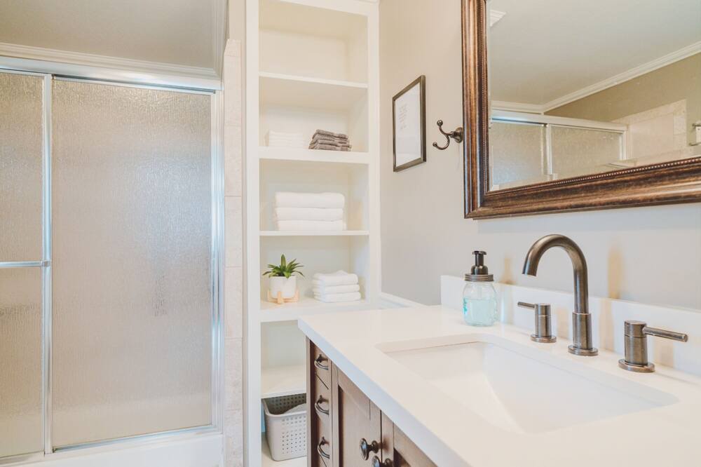 Photo of Bathroom in Desert Aire