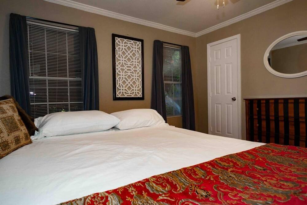 Photo of Bedroom in Kessler