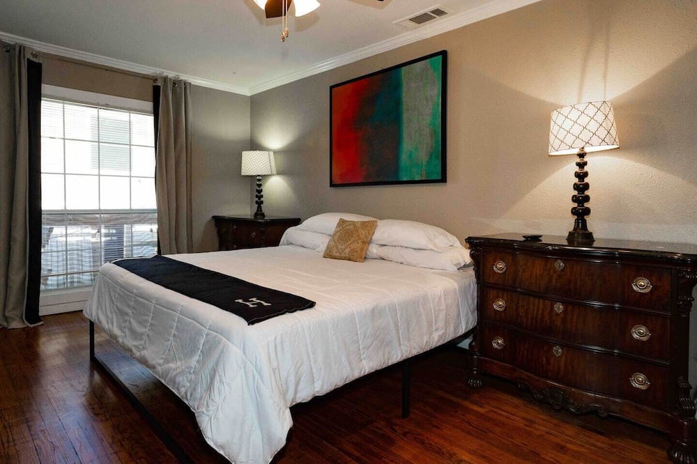 Photo of Bedroom in Kessler