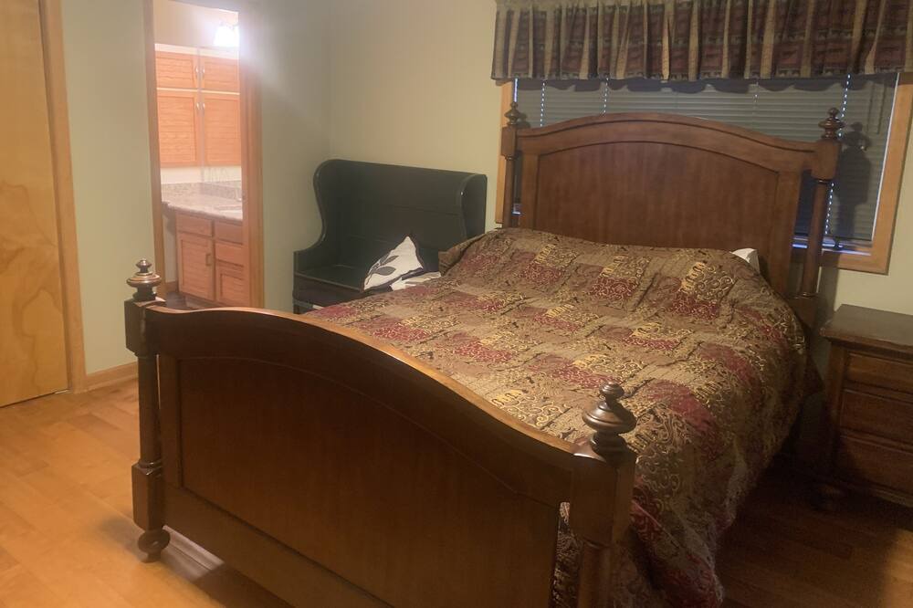 Photo of Bedroom in Evergreen