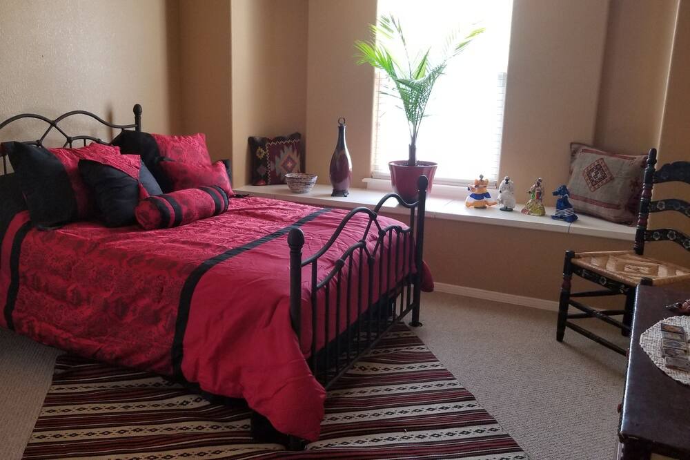 Photo of Bedroom in Mesilla Park