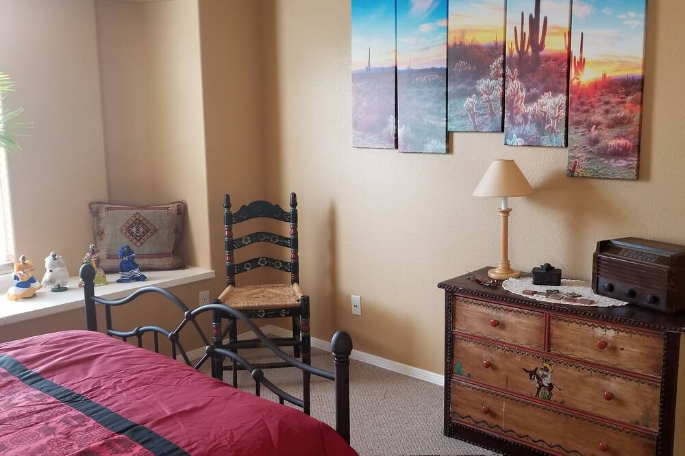 Photo of Bedroom in Mesilla Park