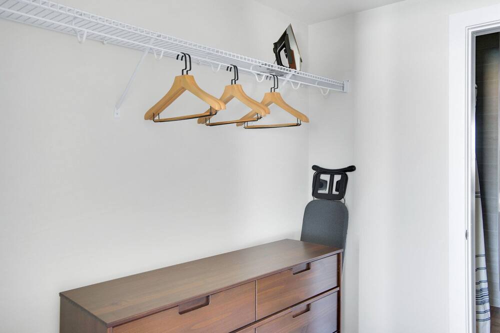 Photo of Bedroom in Hale