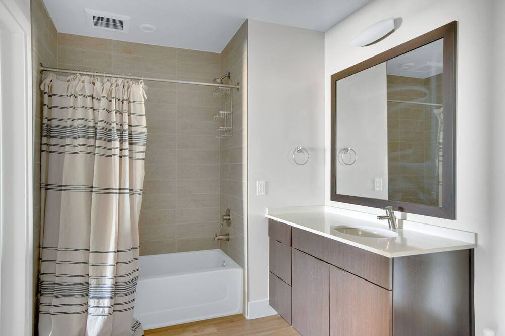 Photo of Bathroom in Hale
