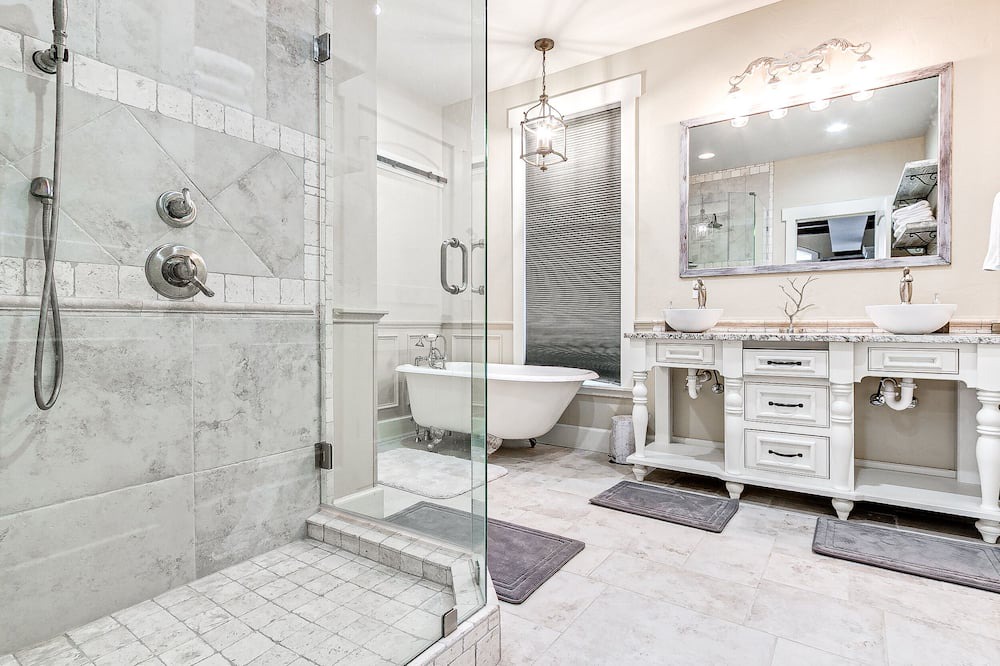 Photo of Bathroom in Eufaula